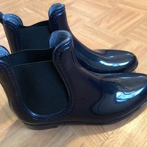 Rain Chelsea boots